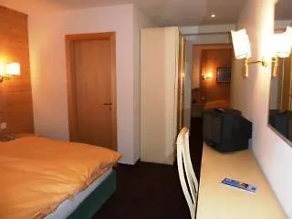 La Prairie Hotel 3*